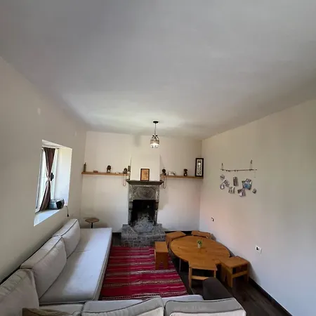 Traditional Albanian Escape Near Tirana Hébergement de vacances